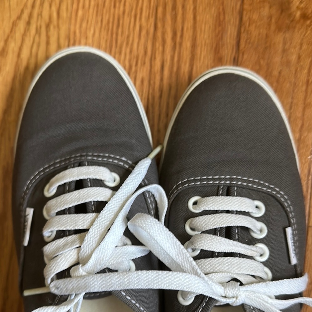 Unisex Vans Grey Canvas Shoes with White Accents Men’s Size 6.5 Women’s Size 8 - Picture 3 of 6